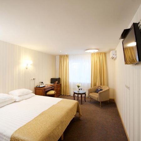 Villa Hotel Theresa Раквере Экстерьер фото