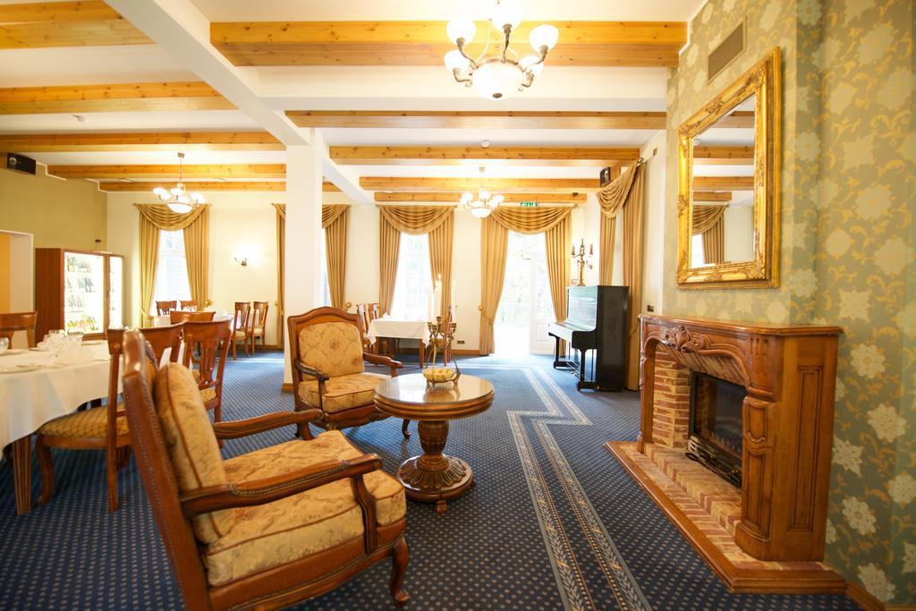 Villa Hotel Theresa Раквере Экстерьер фото
