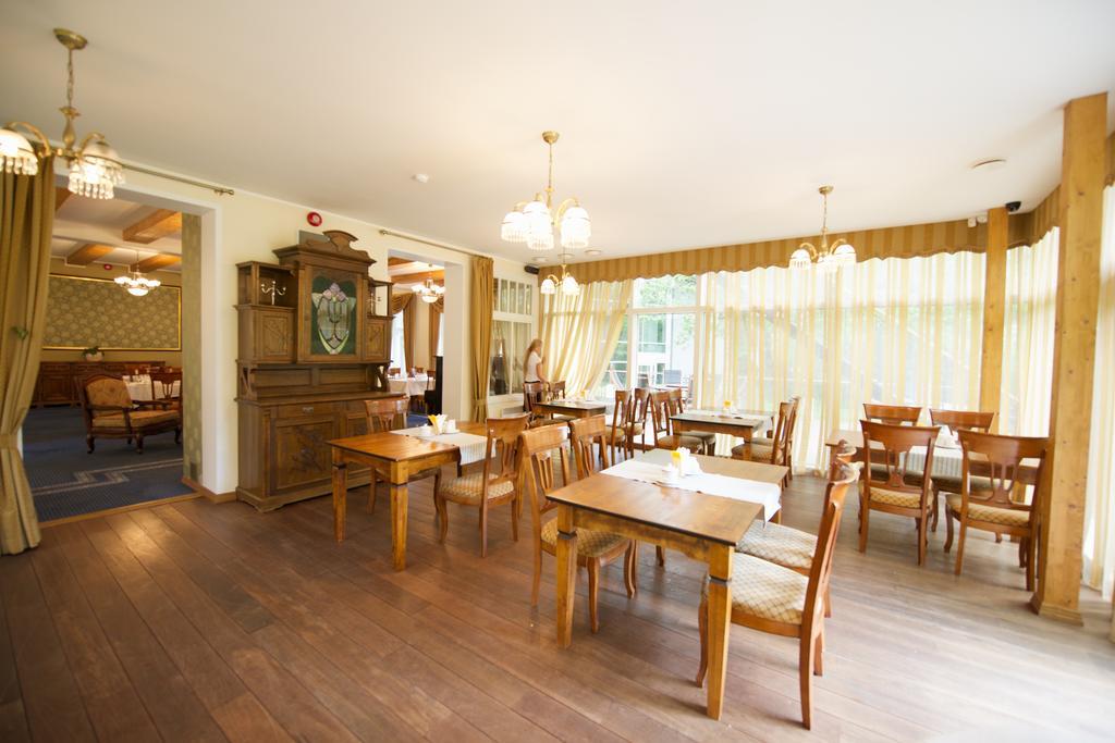 Villa Hotel Theresa Раквере Экстерьер фото