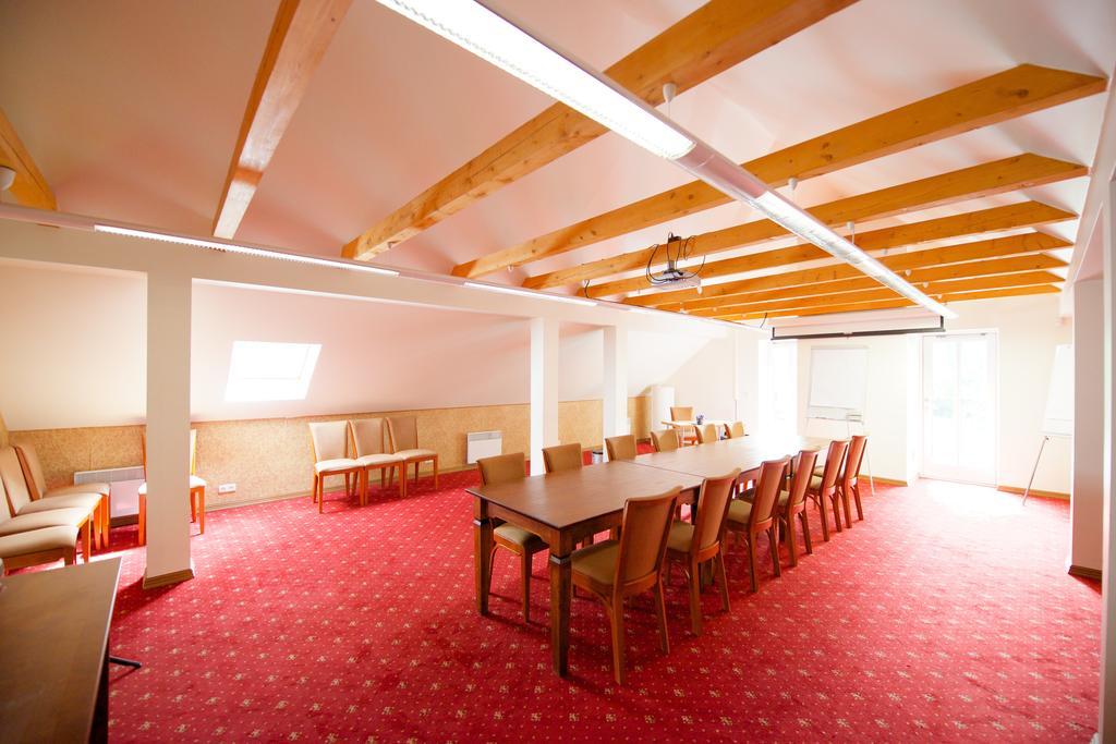 Villa Hotel Theresa Раквере Экстерьер фото