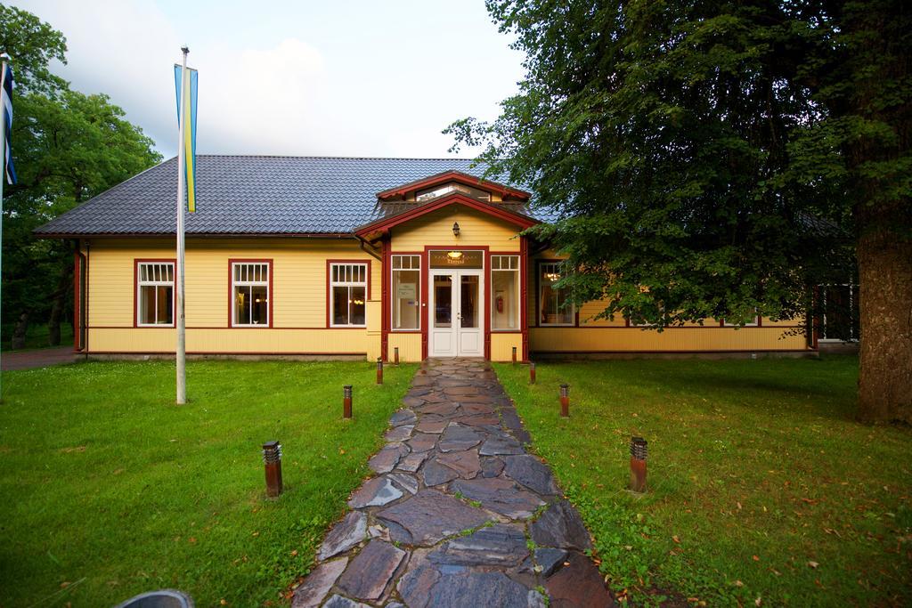 Villa Hotel Theresa Раквере Экстерьер фото
