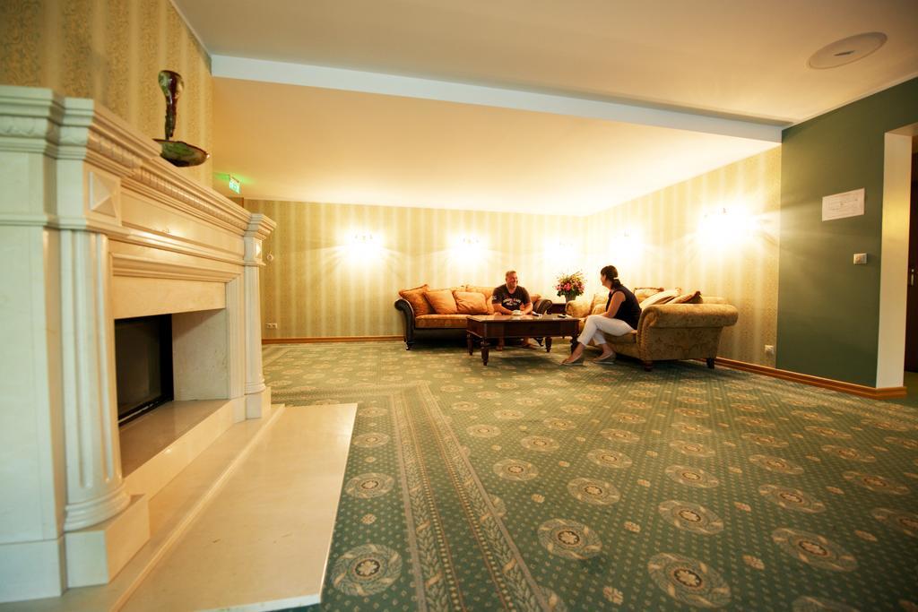Villa Hotel Theresa Раквере Экстерьер фото