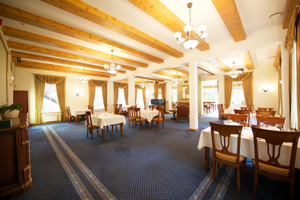 Villa Hotel Theresa Раквере Экстерьер фото