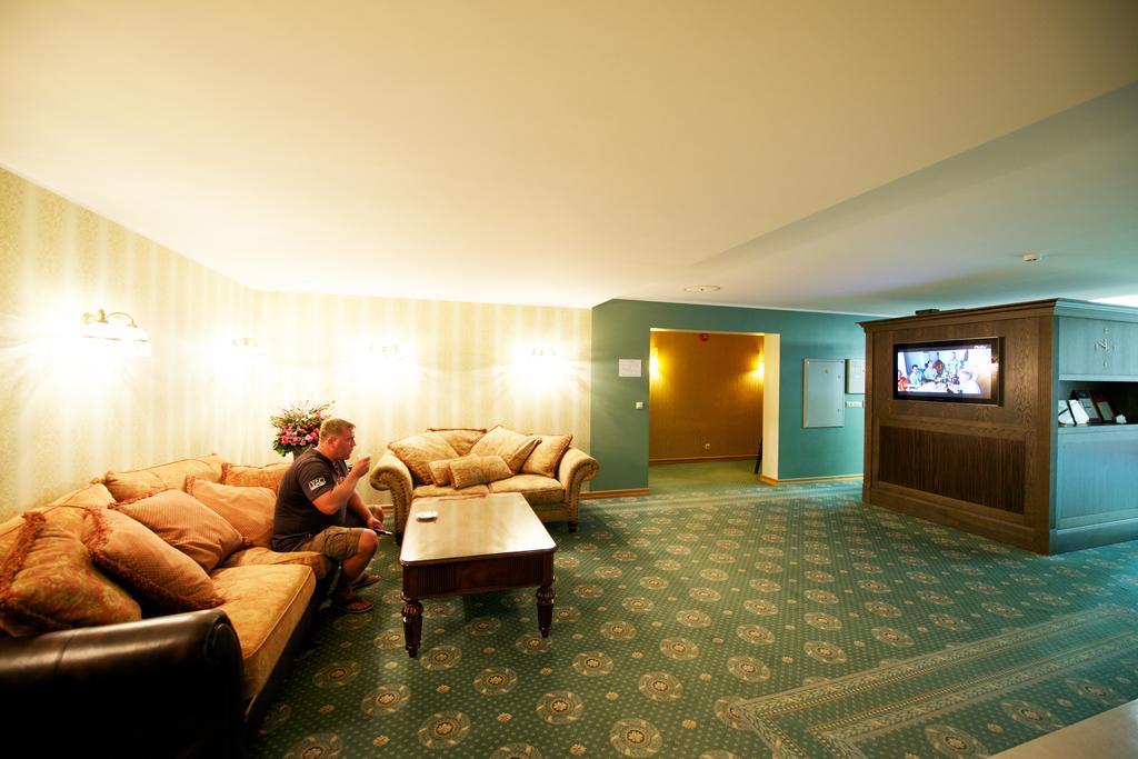 Villa Hotel Theresa Раквере Экстерьер фото
